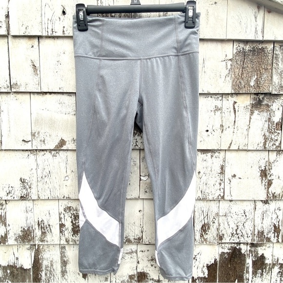 Athleta Sports Mesh Insert Leggings - Picture 2 of 5